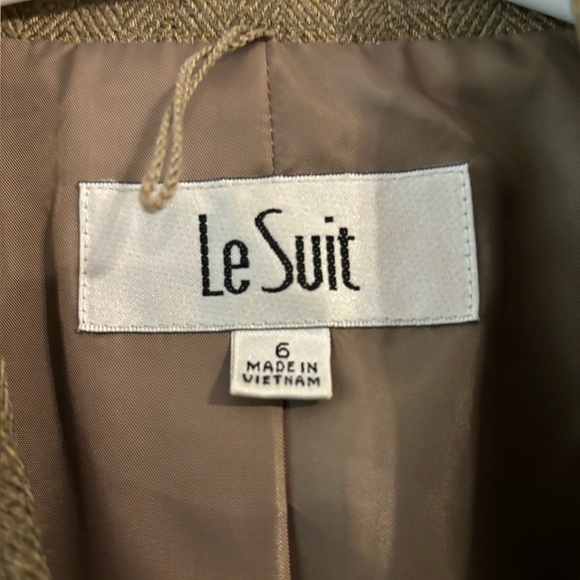 Le Suit Women's Size 6 Tan Tweed Polyester Lined Blazer 3-Button EUC! - Picture 2 of 9